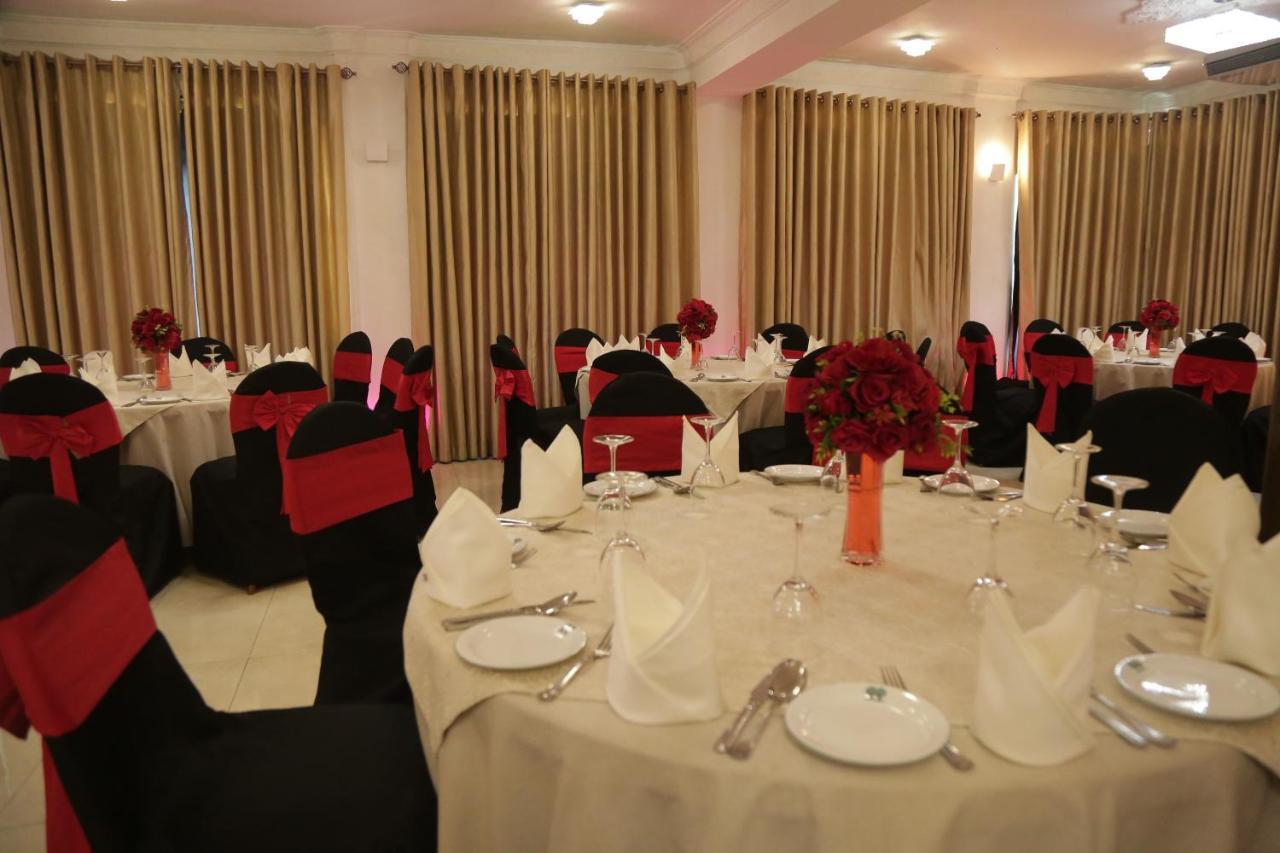 The Royal Mall Kandy Dış mekan fotoğraf
