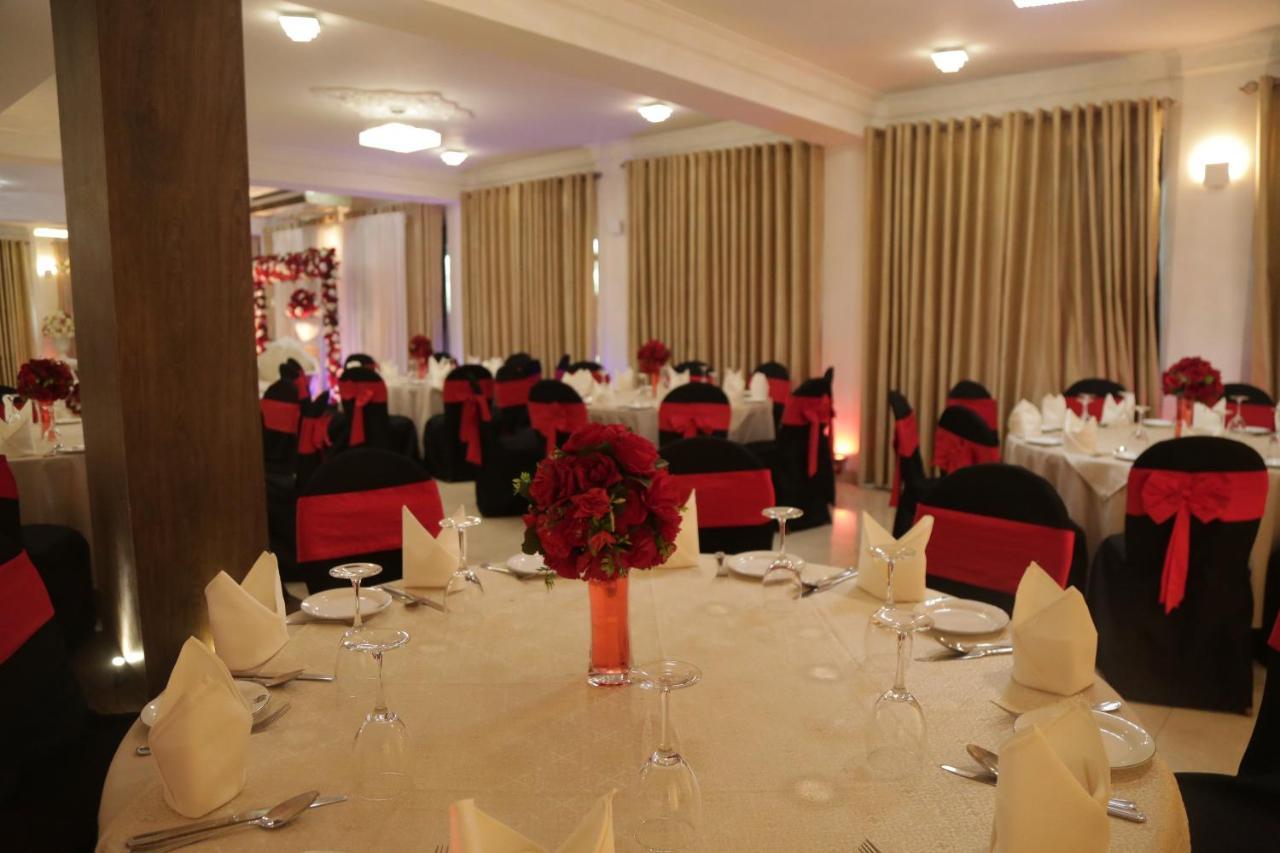 The Royal Mall Kandy Dış mekan fotoğraf