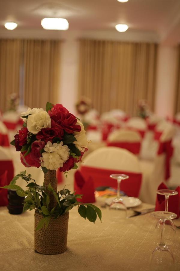The Royal Mall Kandy Dış mekan fotoğraf
