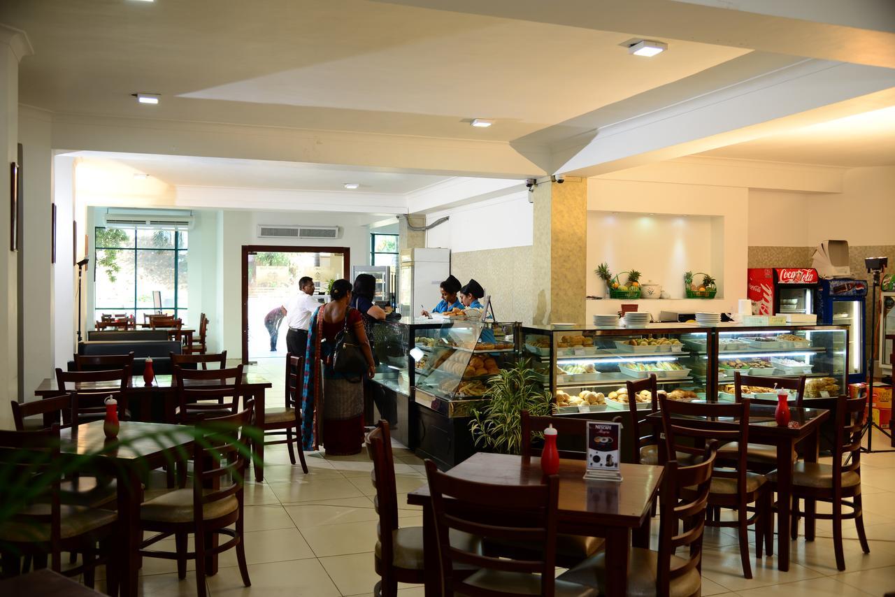 The Royal Mall Kandy Dış mekan fotoğraf